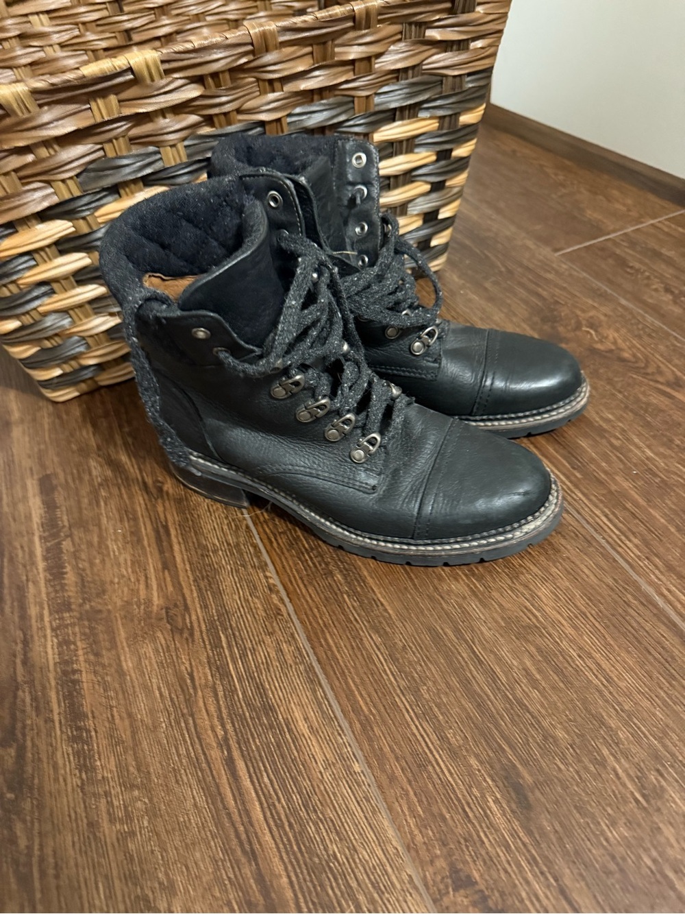 Frye Black Leather Lace-Up Ankle Boots